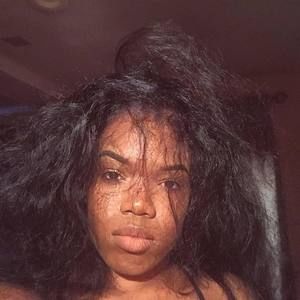 Meet your Posher, Esther